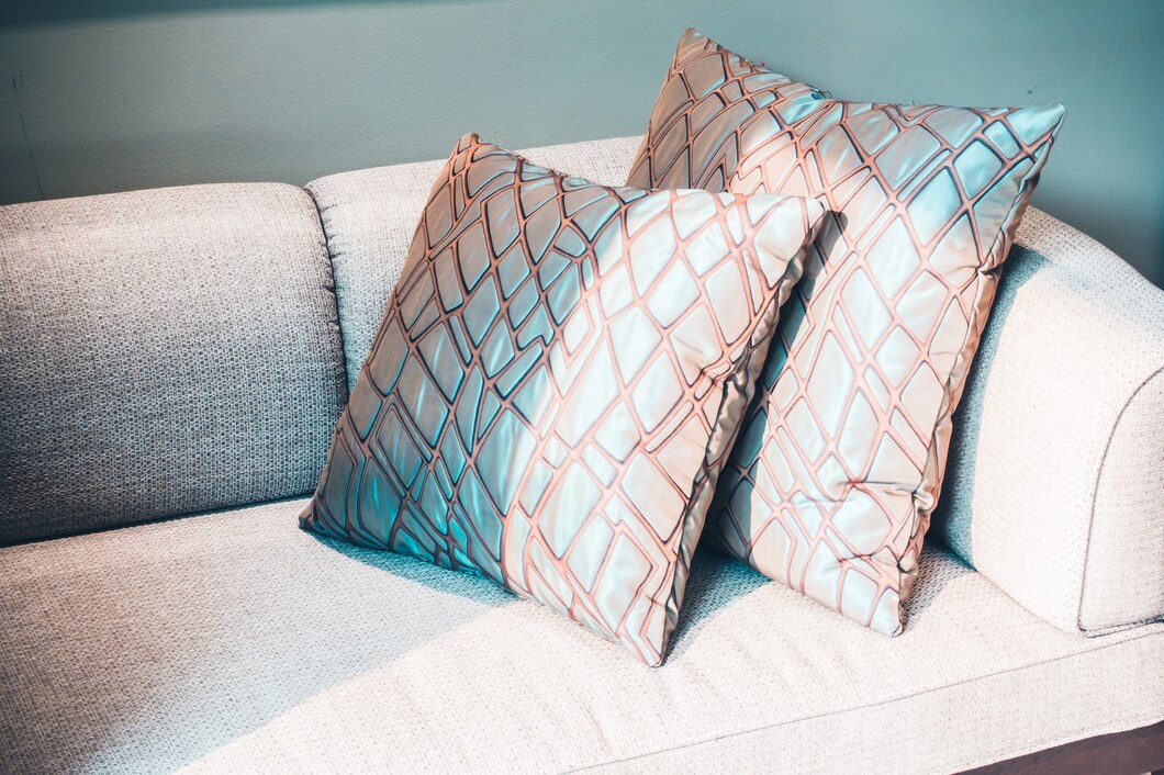 Jak wybrać idealne poduszki dekoracyjne do naszego salonu?