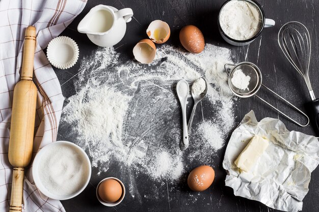 Sekrety udanych wypieków: jak tworzyć domowe ciasta, które zachwycą każdego