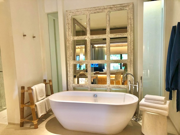Ergonomiczne rozwiązania dla kompaktowych przestrzeni łazienkowych